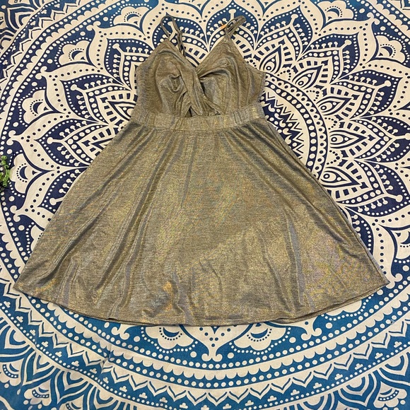 Xhilaration Dresses & Skirts - SEXY!💚👗SILER KEYHOLE EXHILARATION DRESS👗💚M MEDIUM SUPER CUTE CUTOUT LIKE NEW